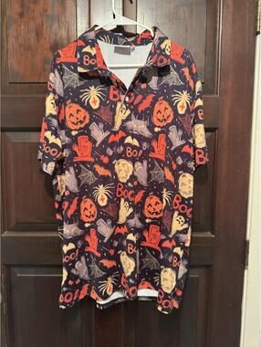 Halloween Themed Short Sleeve Button-Up Shirt Size XLarge